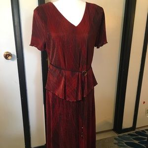 Ribbed Long red and black dress with belt